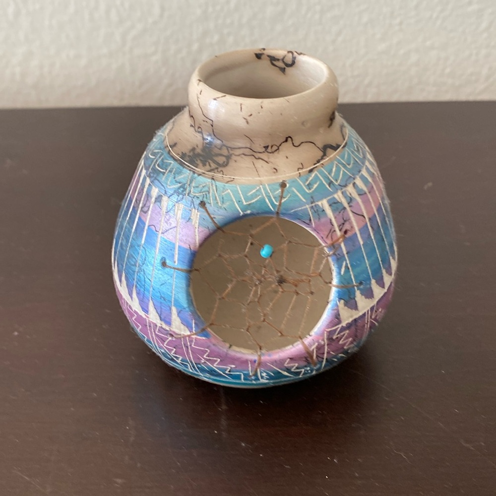 NWT Navajo Horsehair Pottery Clay Pot Representing Stamina, Agility, Beauty